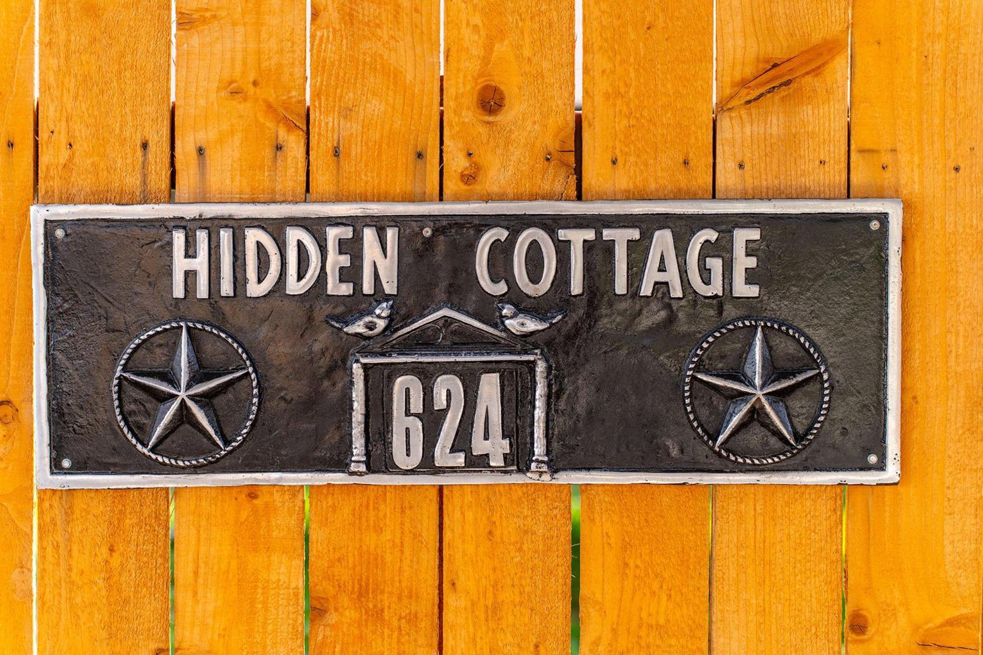 Hidden Cottage Mins To Main St And Sleeps 4 Fredericksburg Extérieur photo