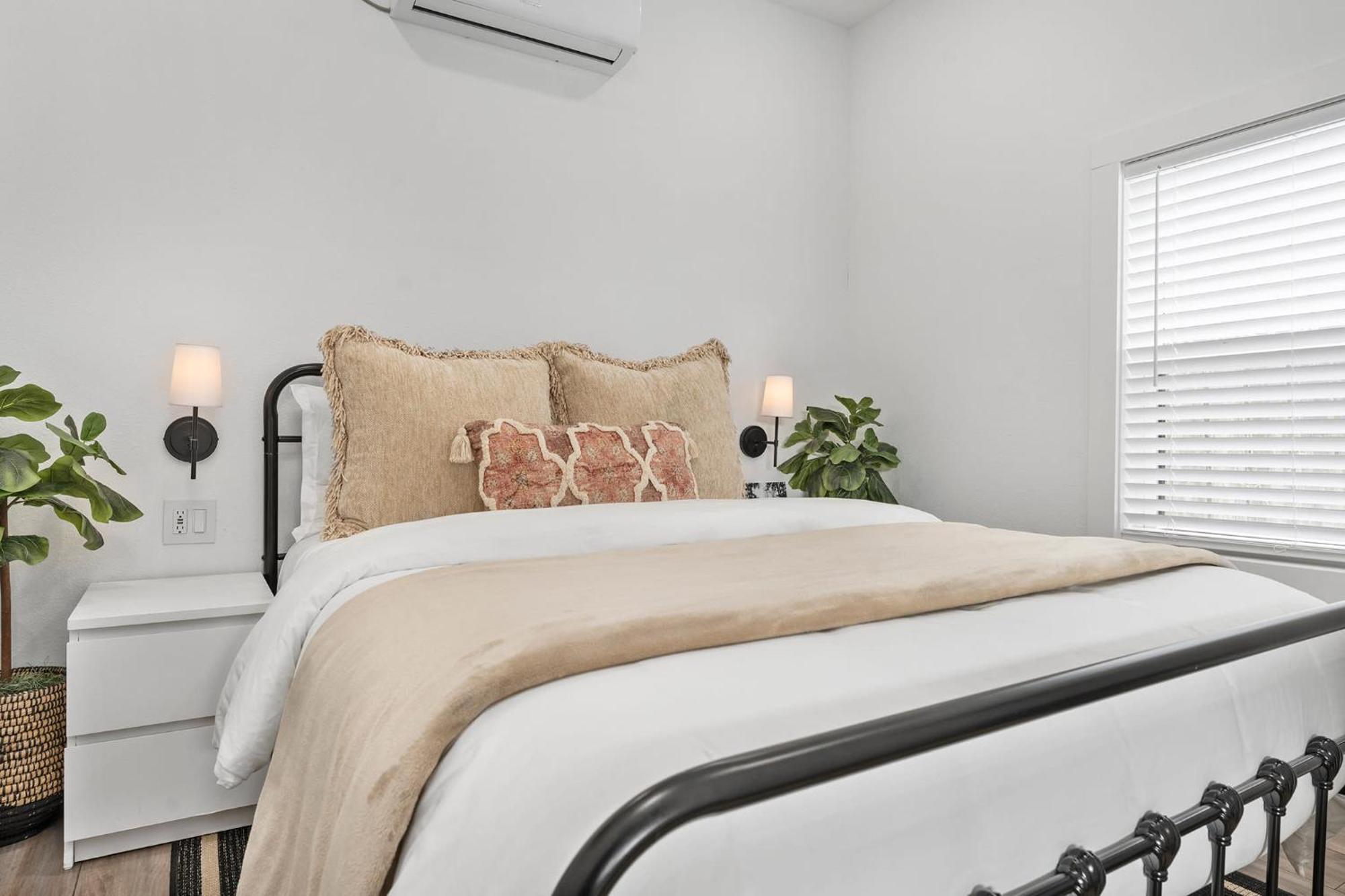 Hidden Cottage Mins To Main St And Sleeps 4 Fredericksburg Extérieur photo