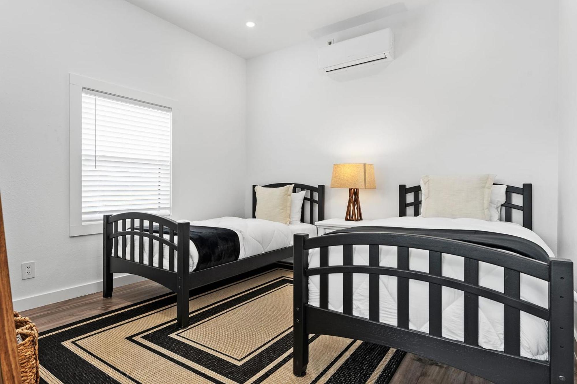 Hidden Cottage Mins To Main St And Sleeps 4 Fredericksburg Extérieur photo