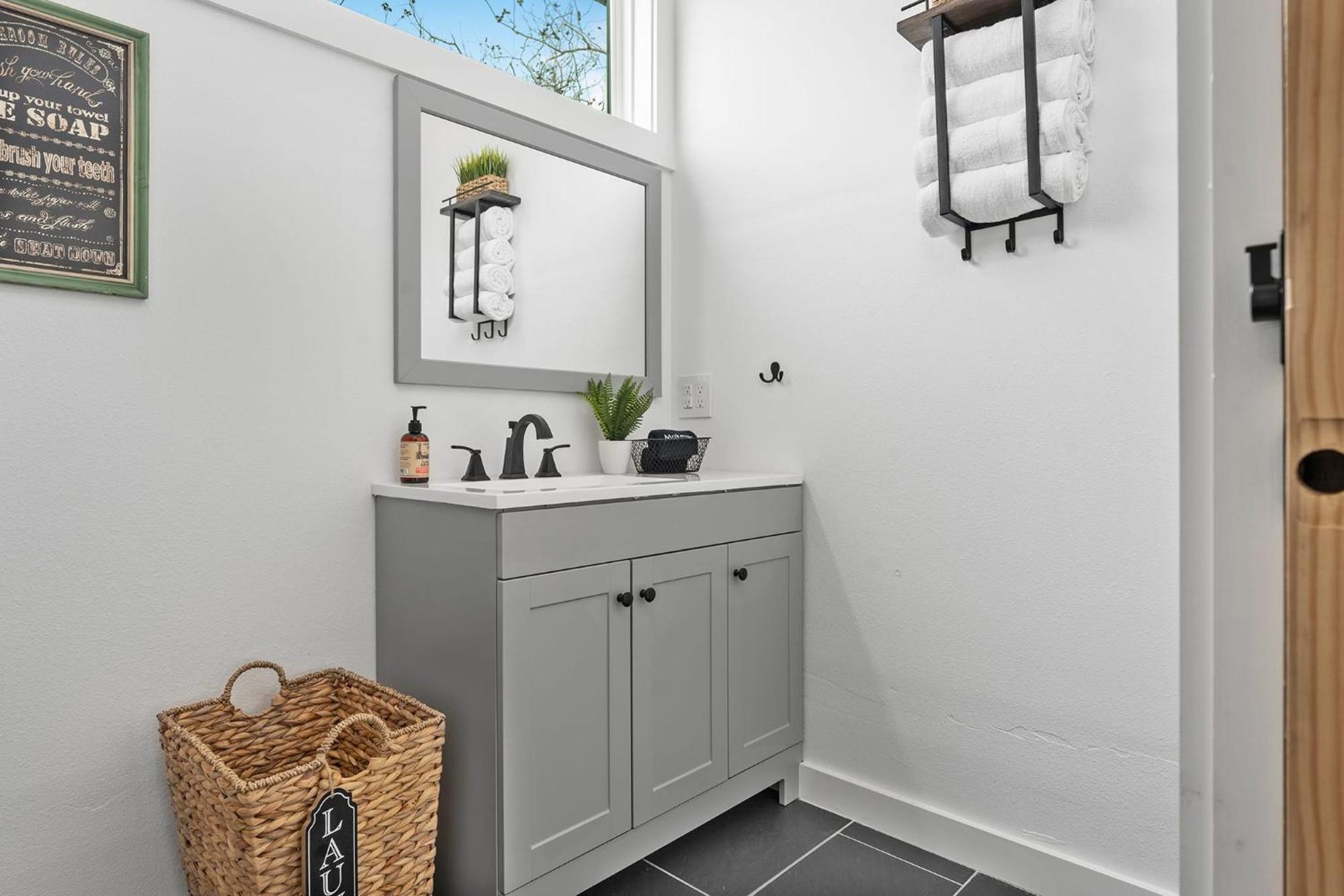 Hidden Cottage Mins To Main St And Sleeps 4 Fredericksburg Extérieur photo